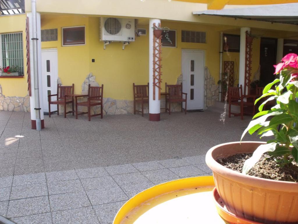 Abadszaloki Vitorlas Vendeghaz Hotell Rom bilde